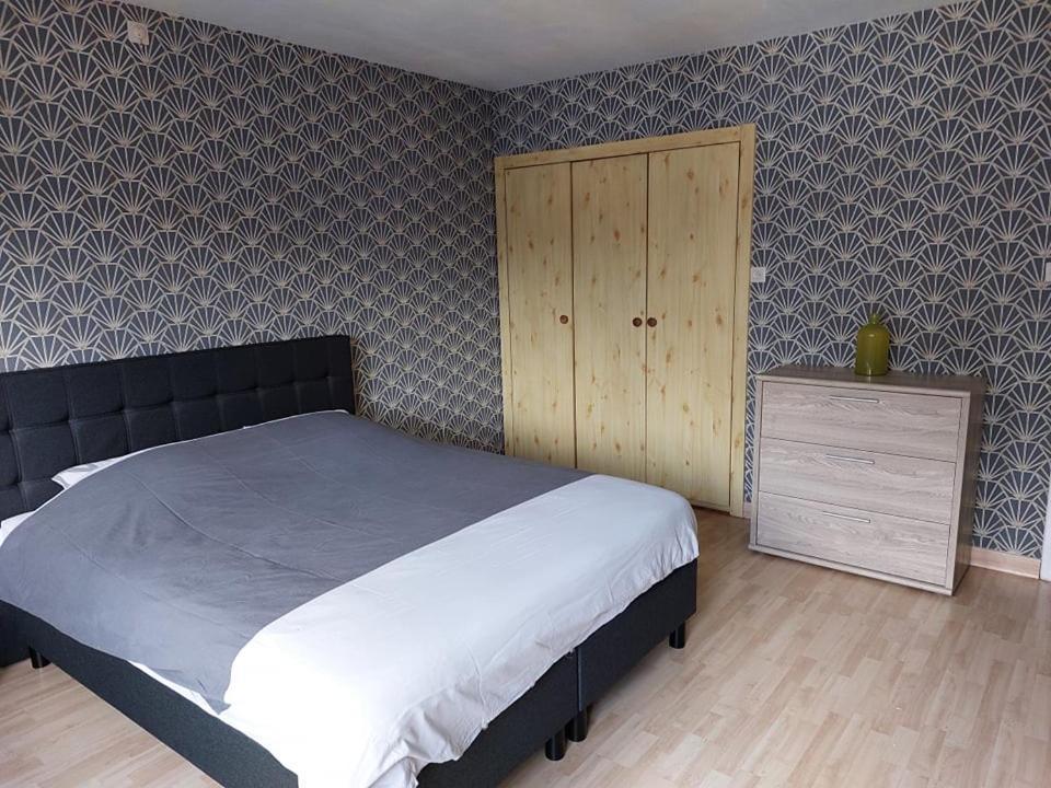 Apartament Aux Trois Petits Cochons Hotton Zewnętrze zdjęcie