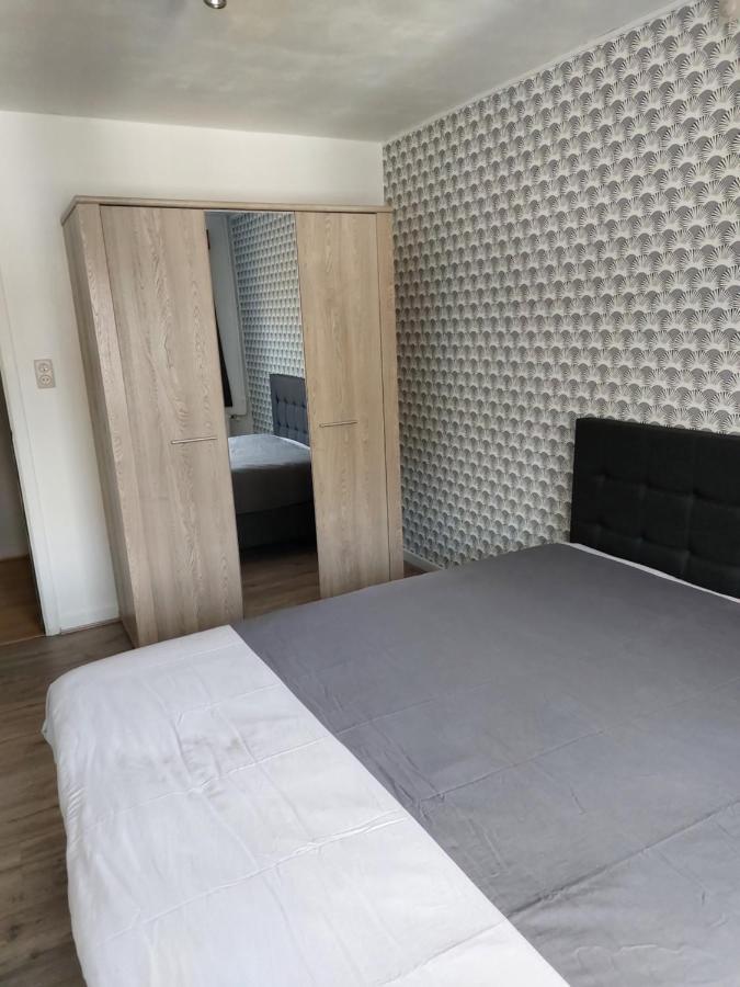 Apartament Aux Trois Petits Cochons Hotton Zewnętrze zdjęcie