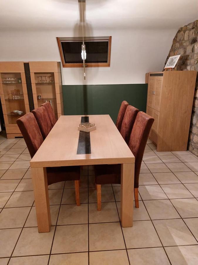 Apartament Aux Trois Petits Cochons Hotton Zewnętrze zdjęcie