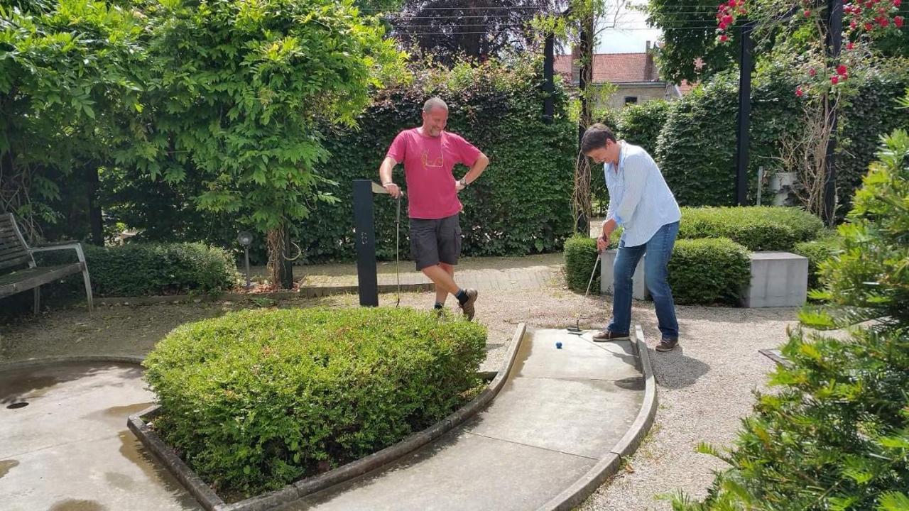 Apartament Aux Trois Petits Cochons Hotton Zewnętrze zdjęcie