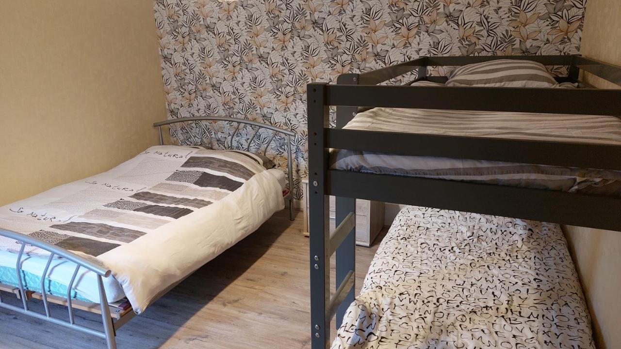 Apartament Aux Trois Petits Cochons Hotton Zewnętrze zdjęcie